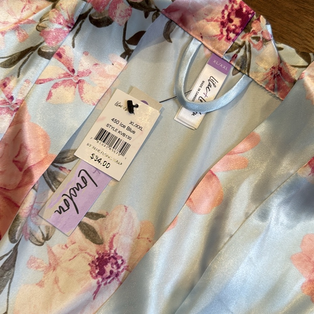 Lilac and London robe - Picture 3 of 7